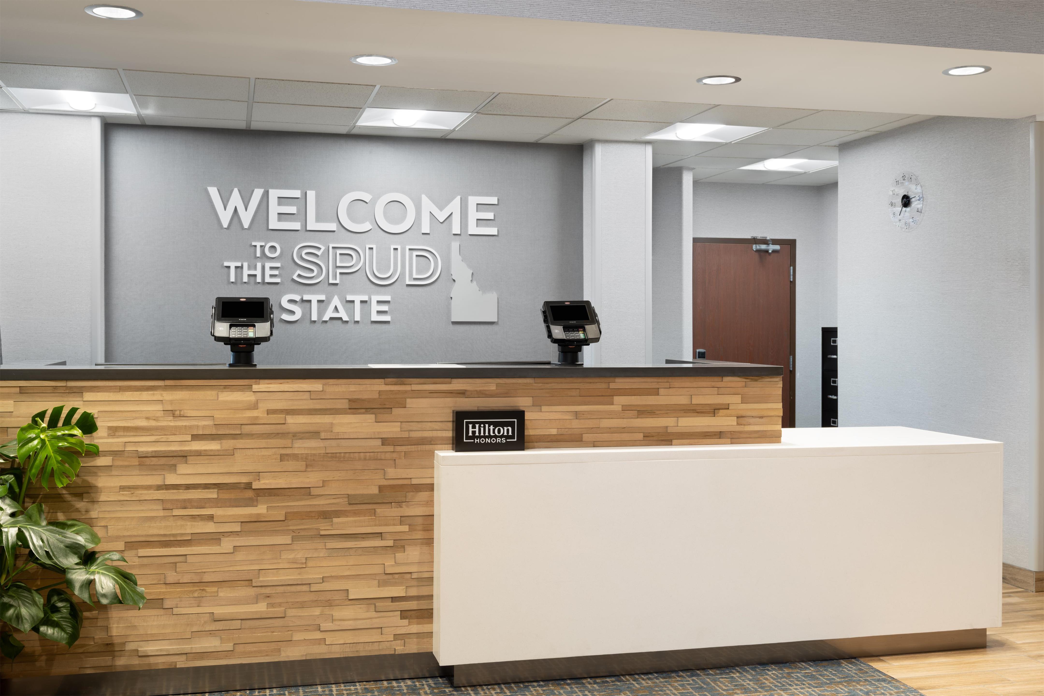 Reception | Hampton Inn & Suites Boise-Meridian