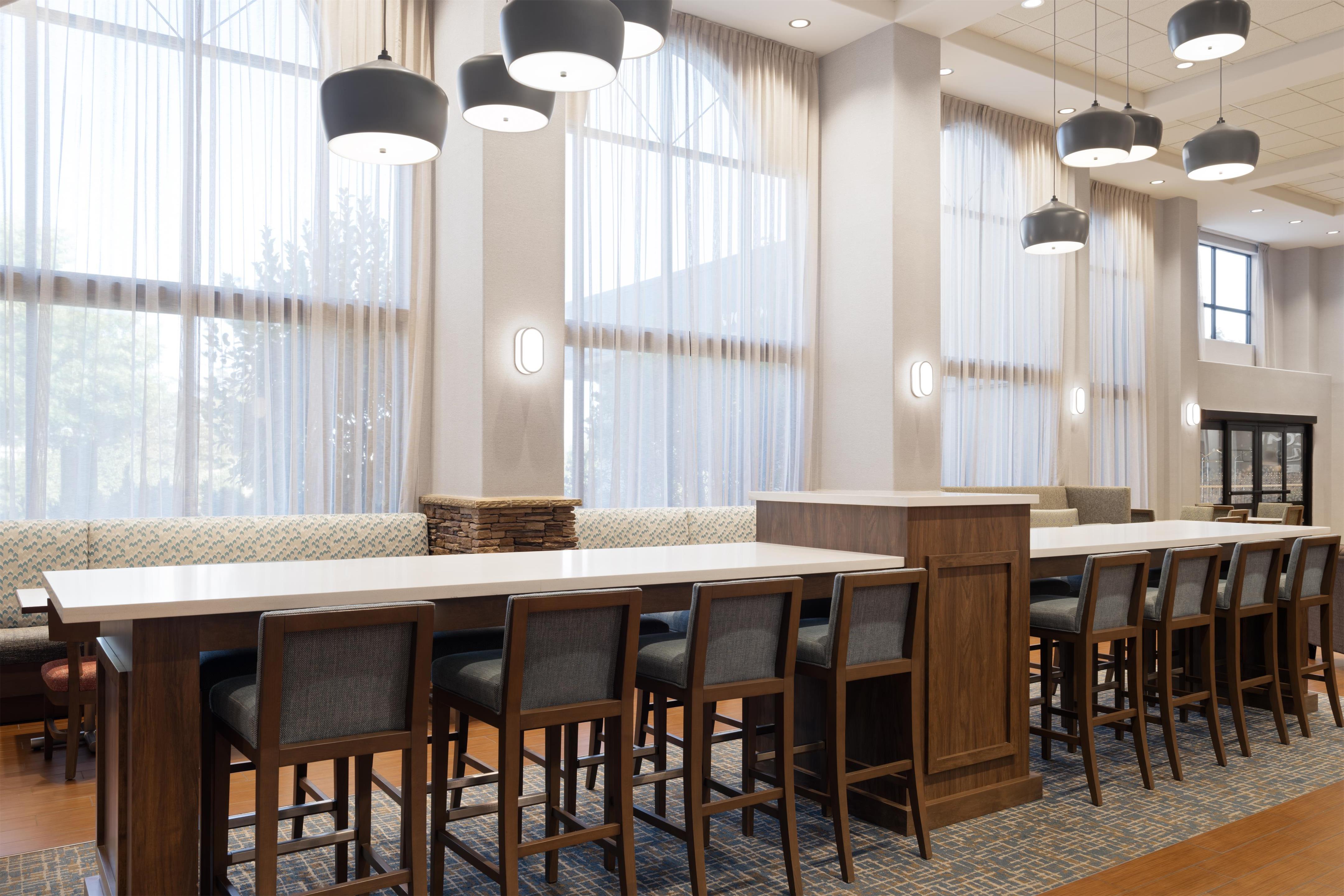 Lobby | Hampton Inn & Suites Boise-Meridian