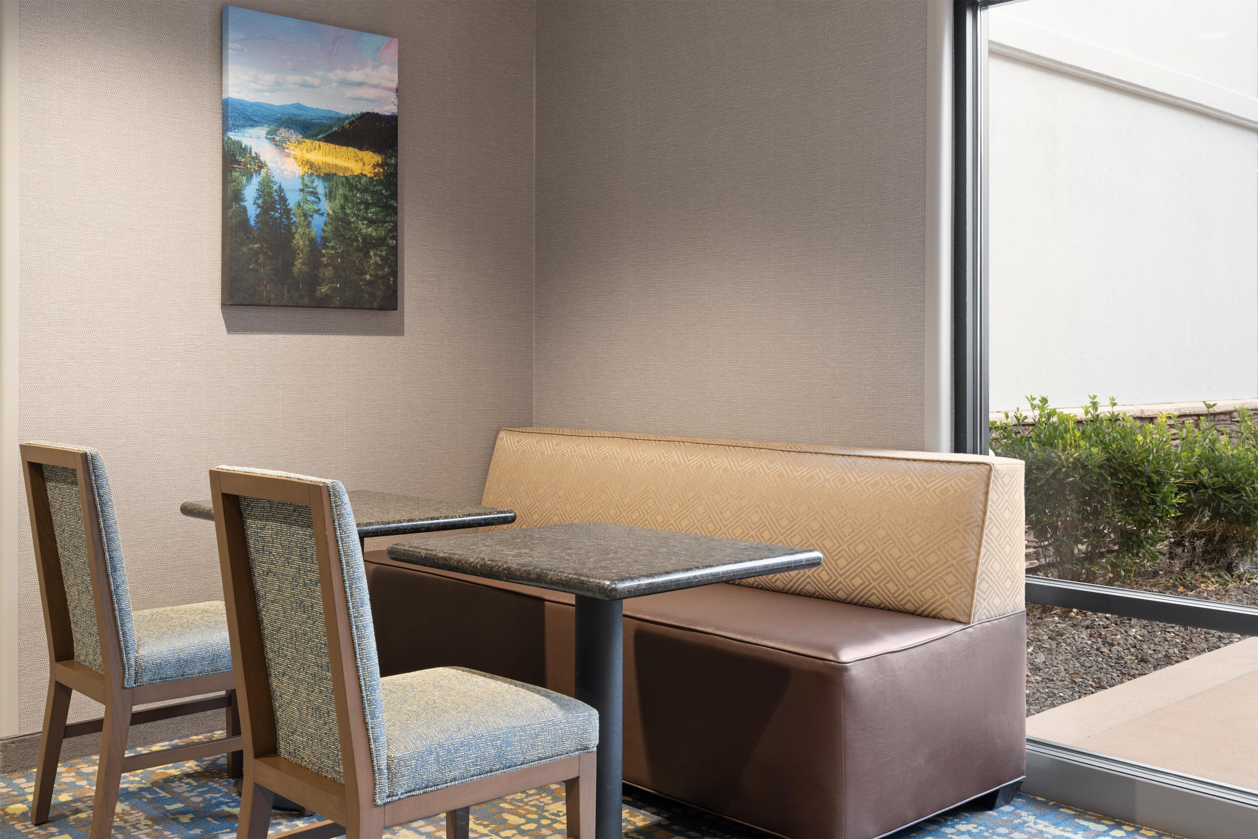 Lobby | Hampton Inn & Suites Boise-Meridian