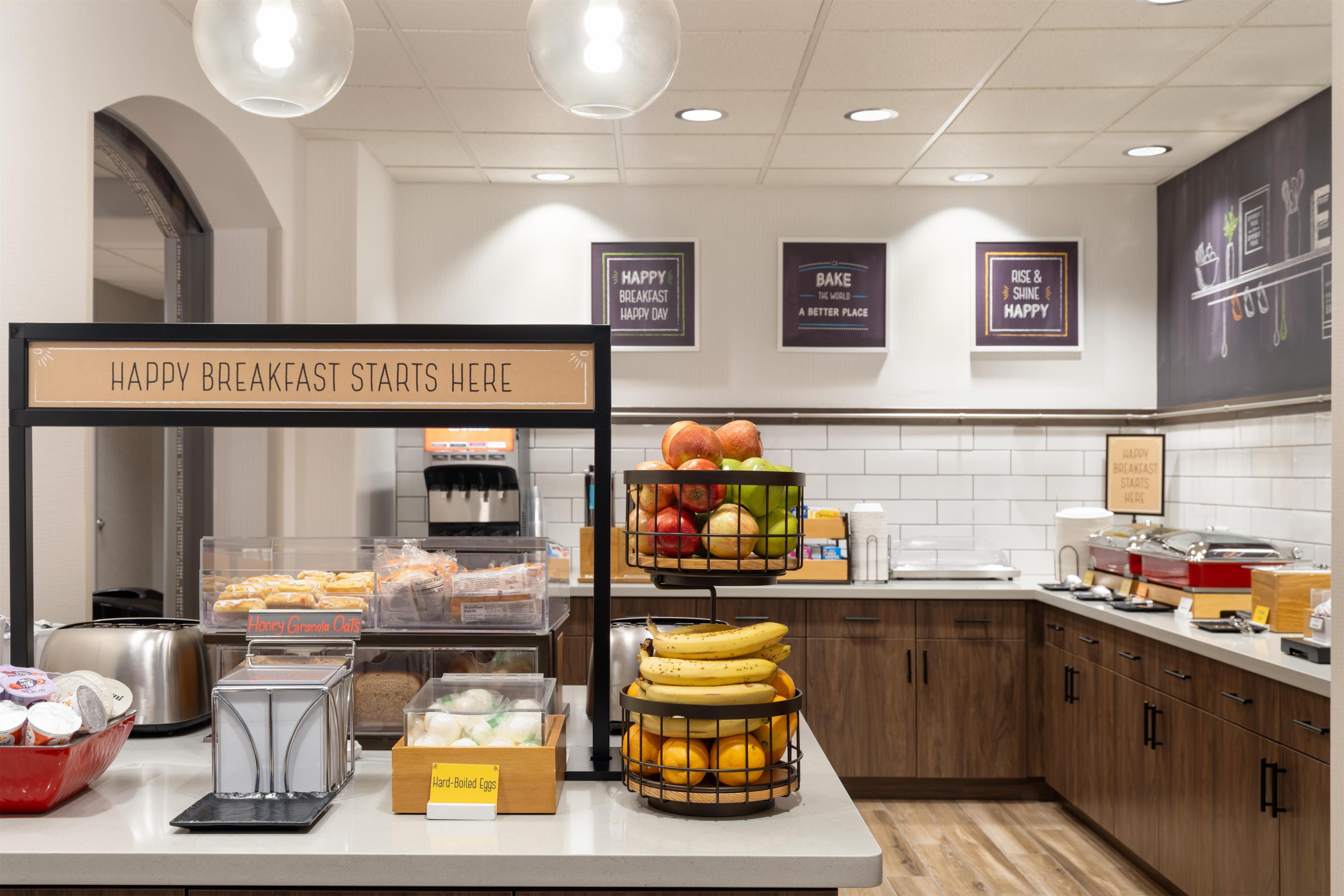 Breakfast Area | Hampton Inn & Suites Boise-Meridian