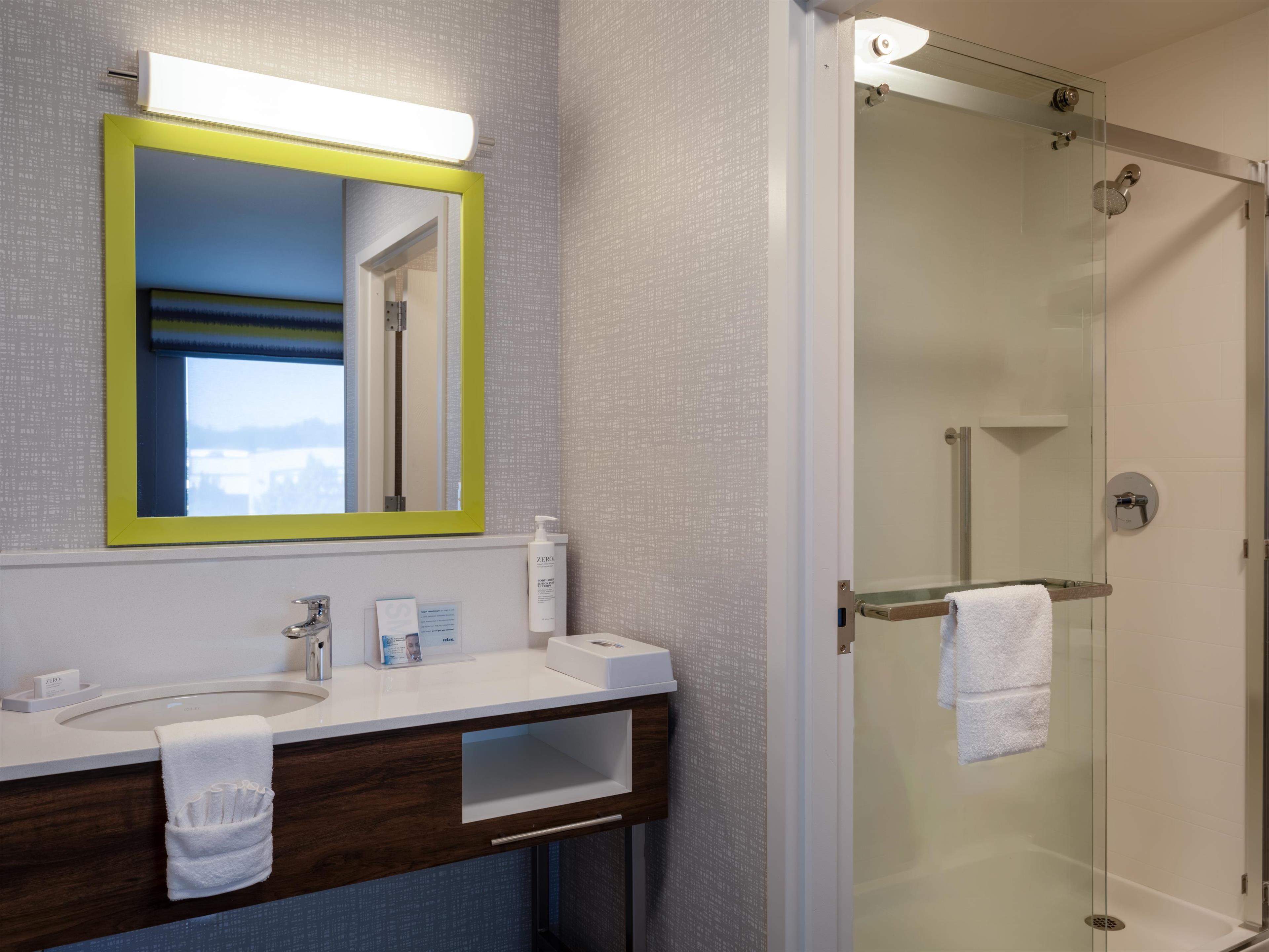 Guest room bath