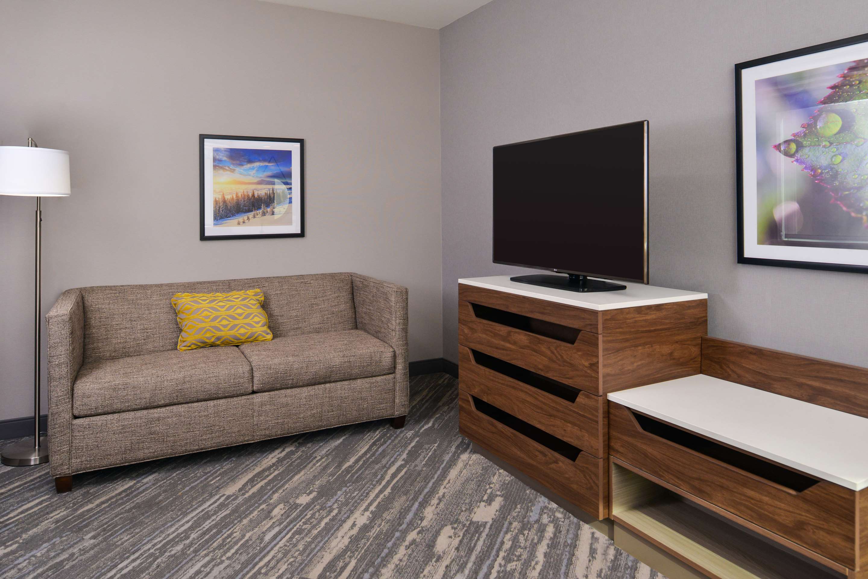 Guest room