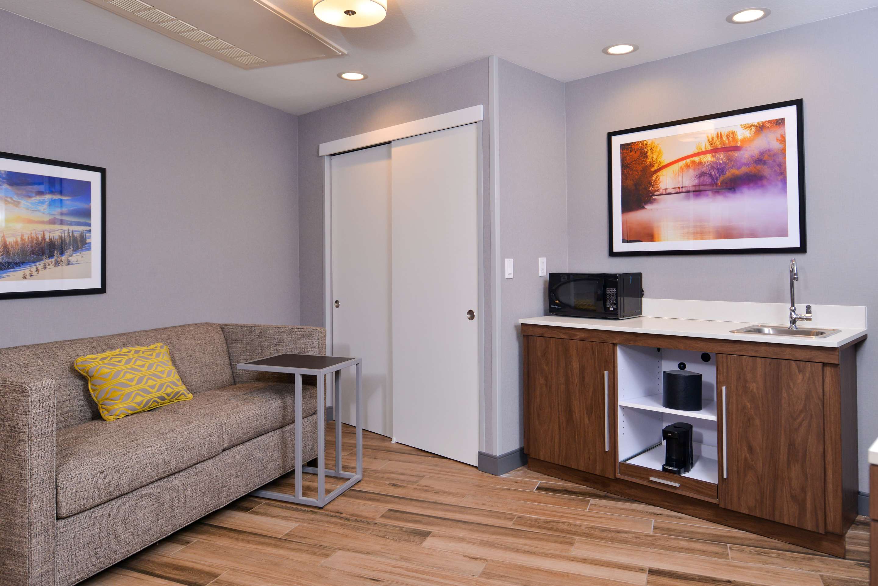 Guest room
