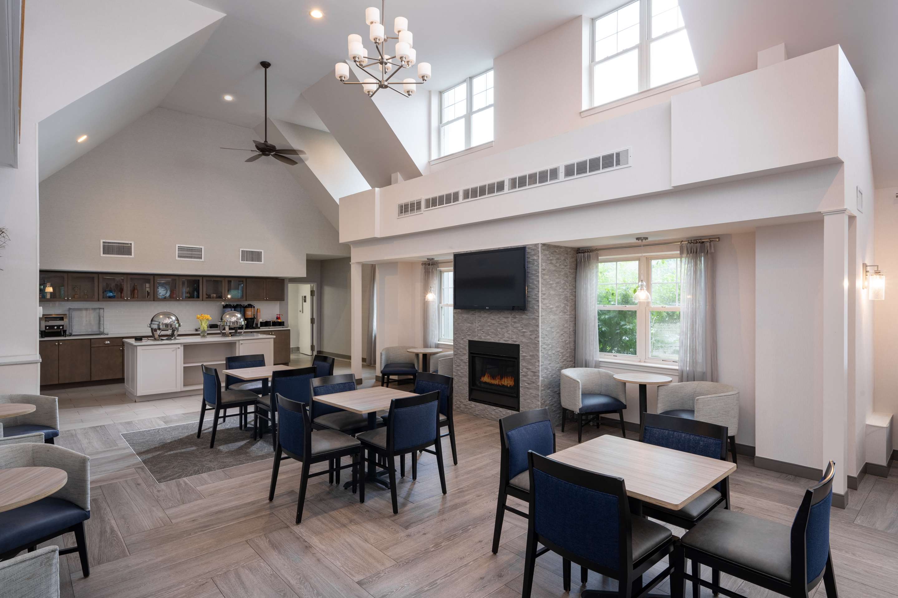 Lobby | Homewood Suites by Hilton Boston / Andover