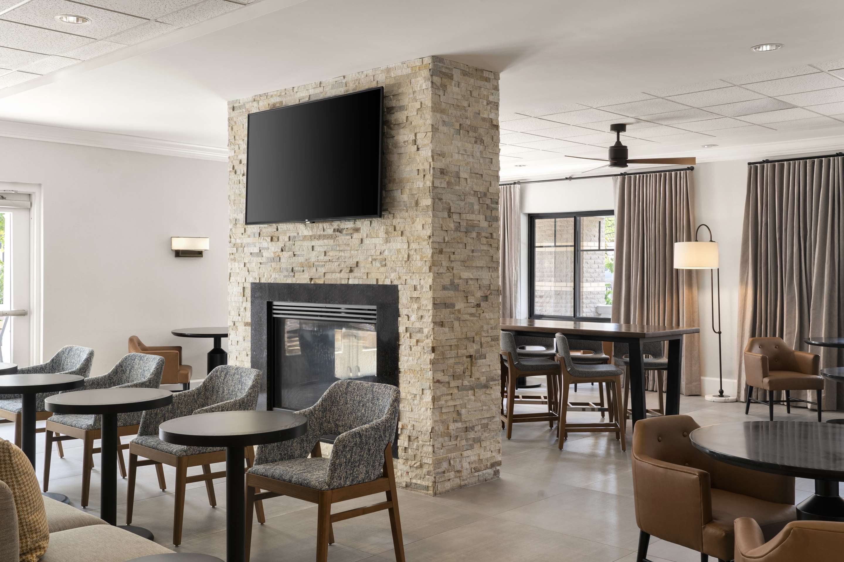 Lobby | Homewood Suites by Hilton Boston/Cambridge-Arlington, MA