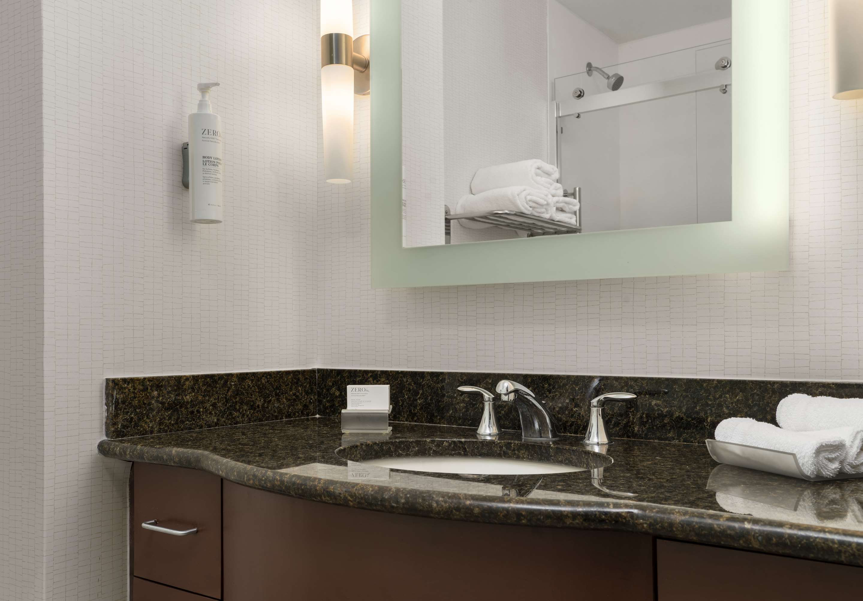 Guest room bath