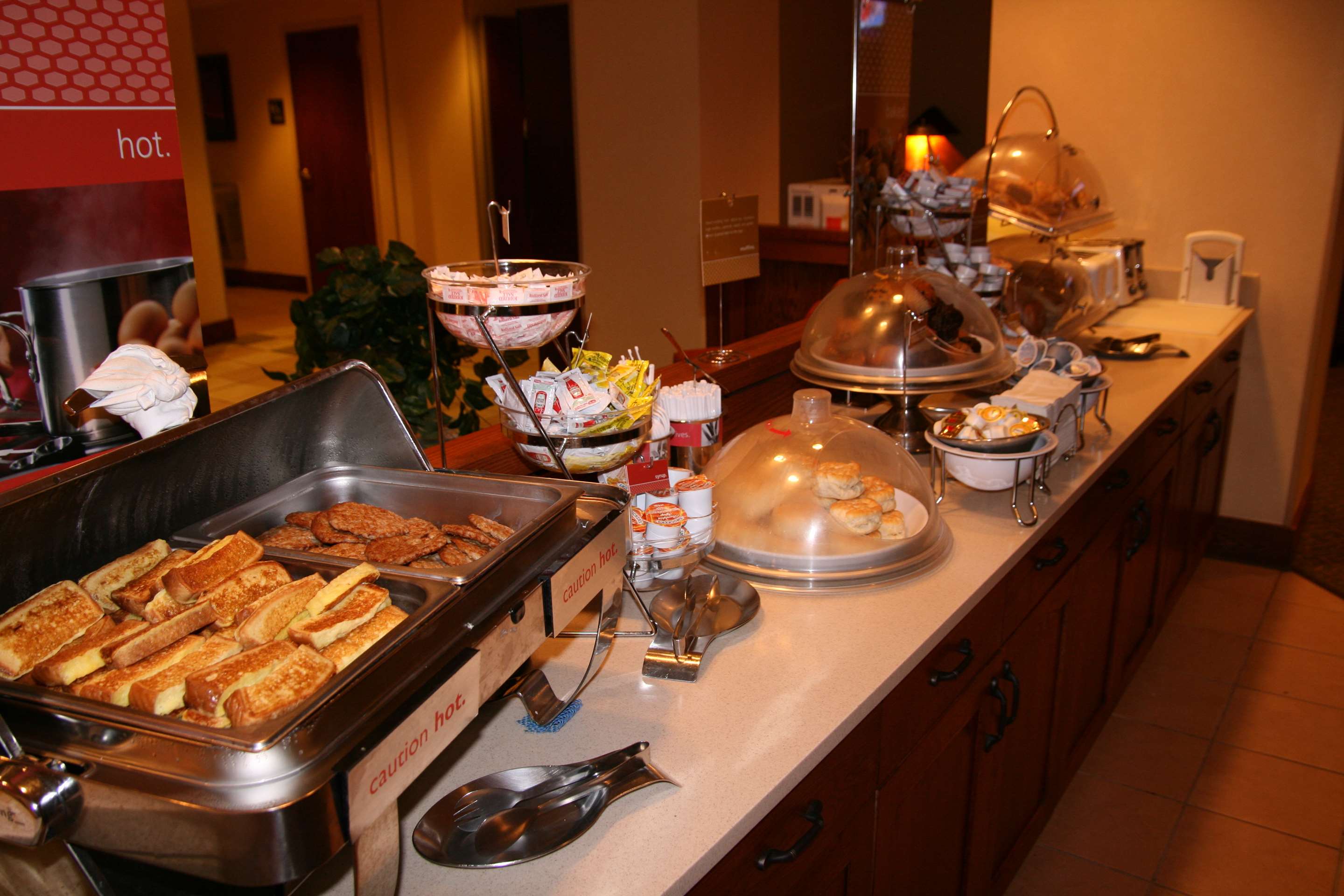 Restaurant | Hampton Inn Boston/Braintree