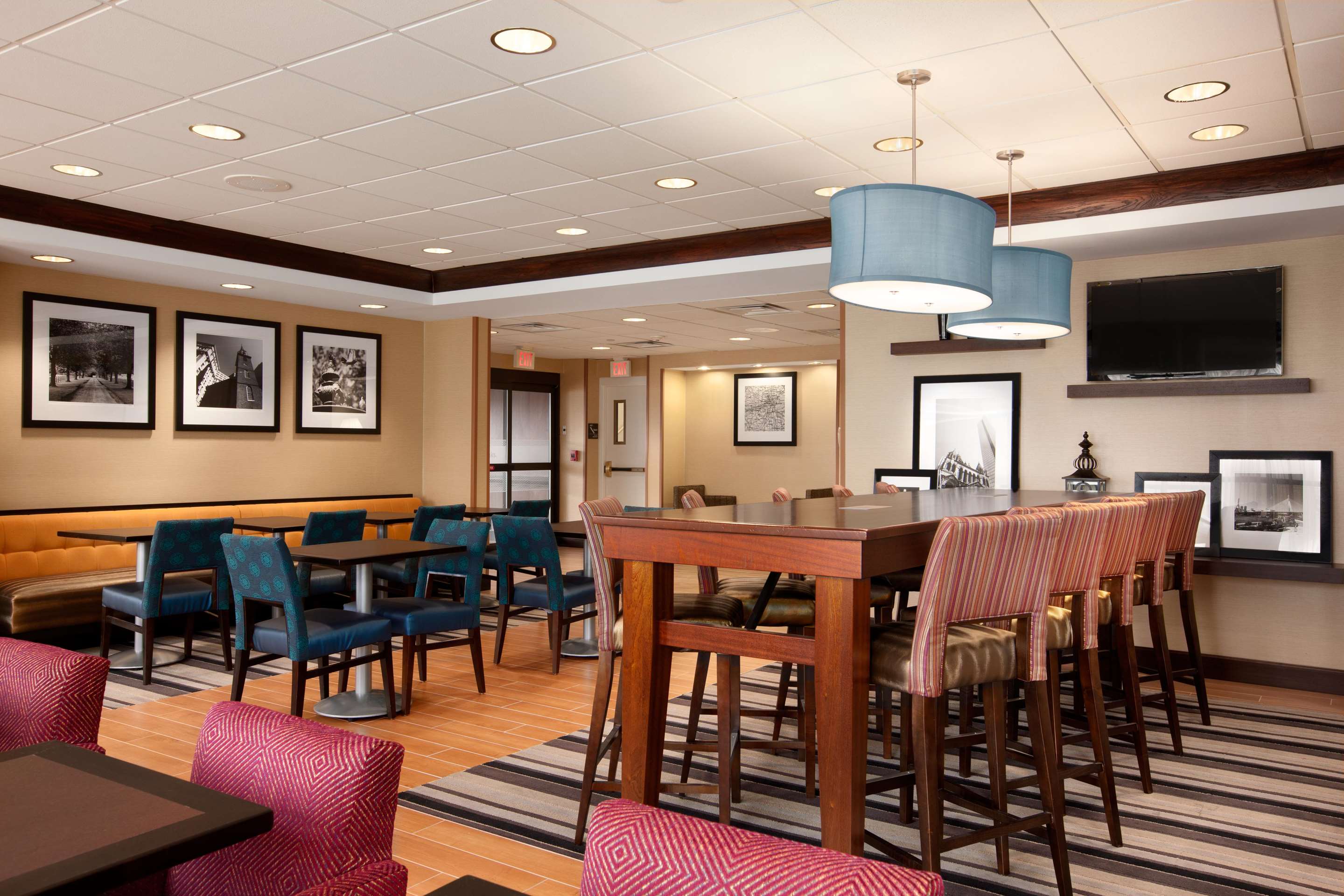 Restaurant | Hampton Inn Boston/Braintree