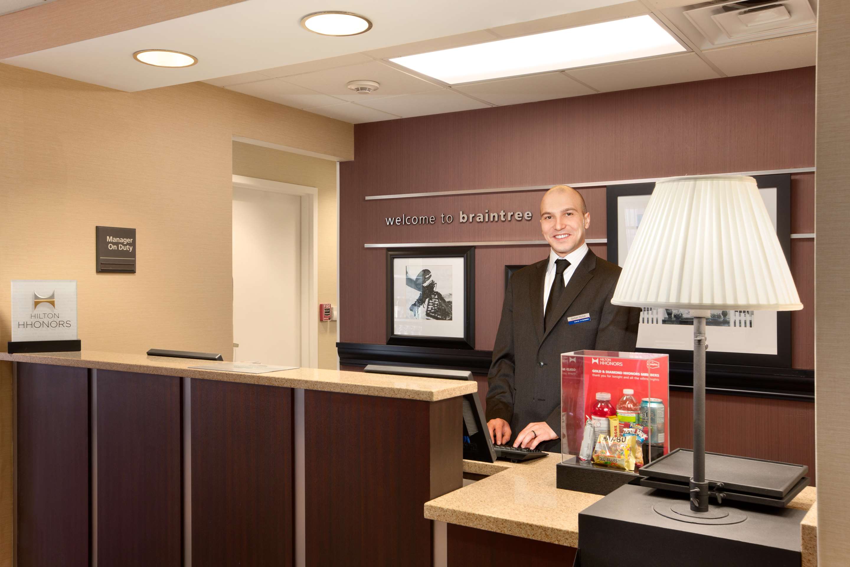 Reception | Hampton Inn Boston/Braintree