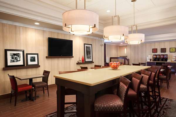 Restaurant - Hampton Inn Cambridge