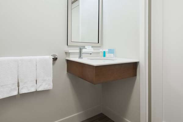  - Hampton Inn Marlborough - I-495, Exit 63B