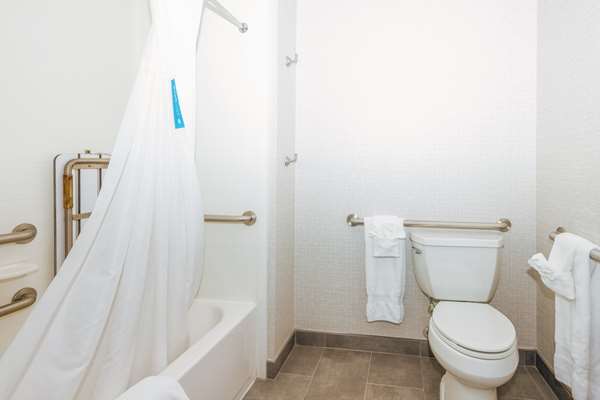  - Hampton Inn Haverhill - I-495, Exit 107