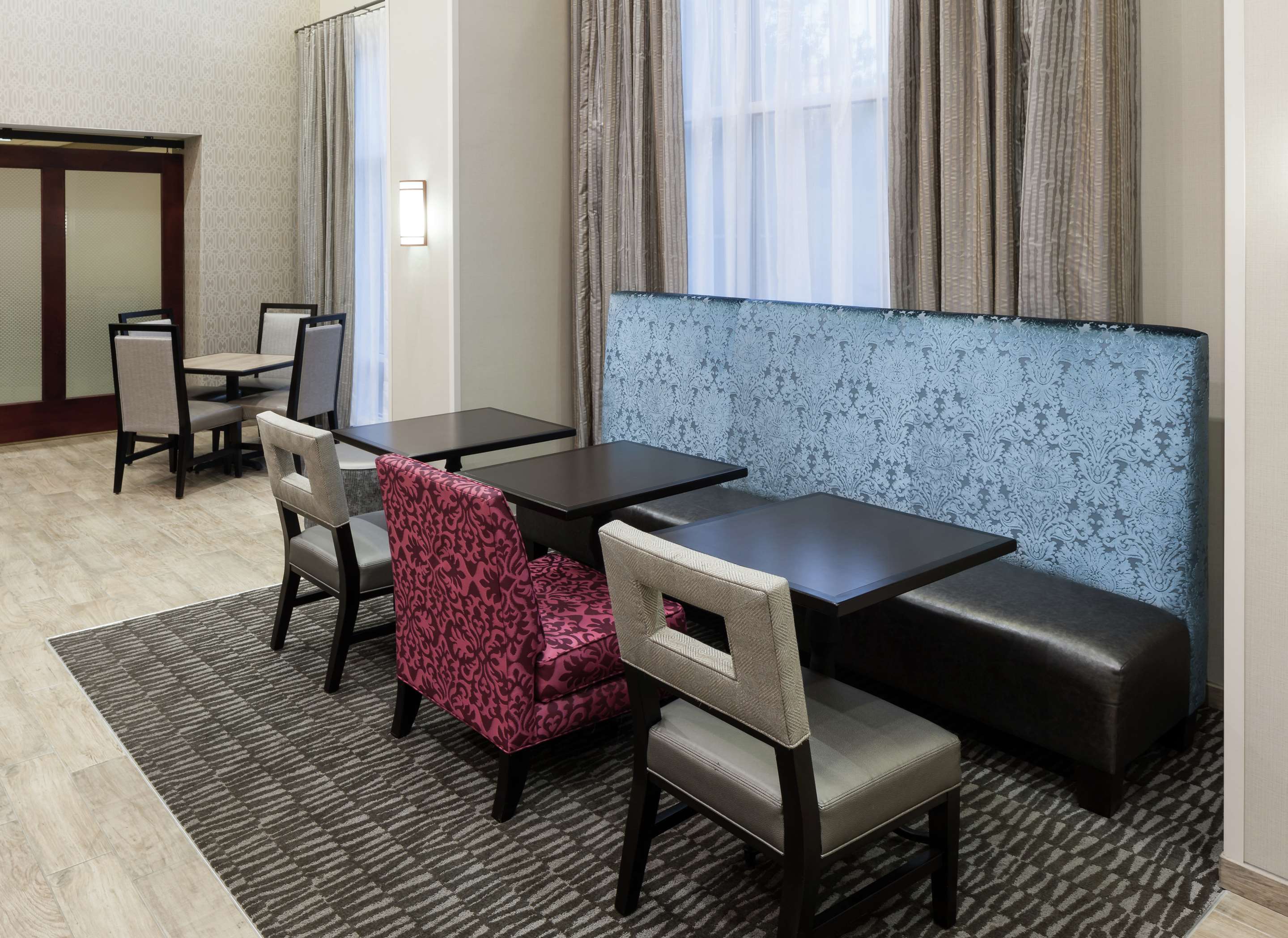 Restaurant | Hampton Inn & Suites Westford-Chelmsford