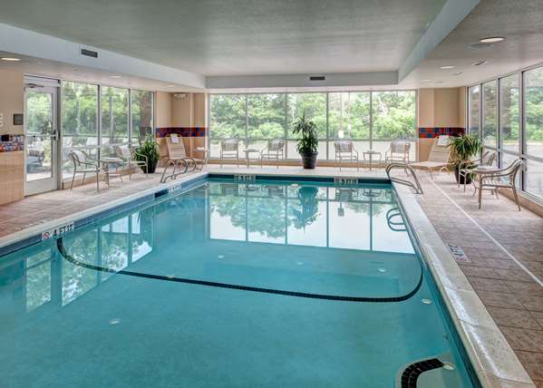 Pool - Hampton Inn & Suites Westford - I-495, Exit 83