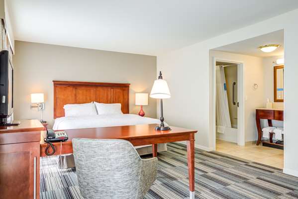  - Hampton Inn & Suites Westford - I-495, Exit 83