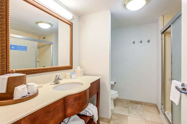  - Hampton Inn & Suites Westford - I-495, Exit 83