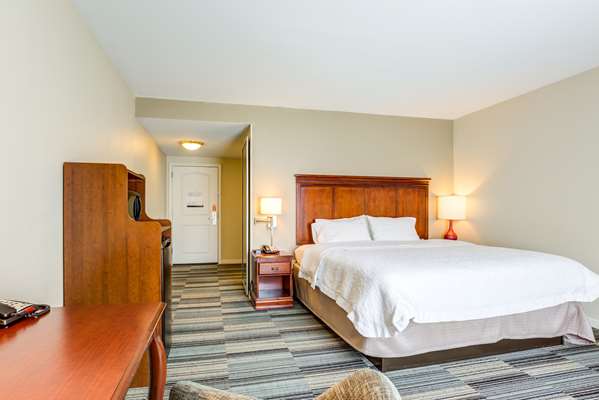  - Hampton Inn & Suites Westford - I-495, Exit 83