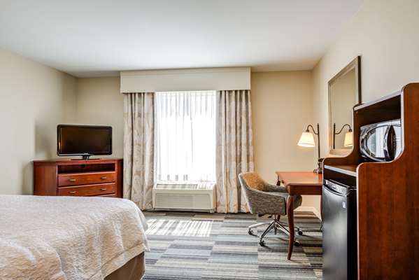  - Hampton Inn & Suites Westford - I-495, Exit 83