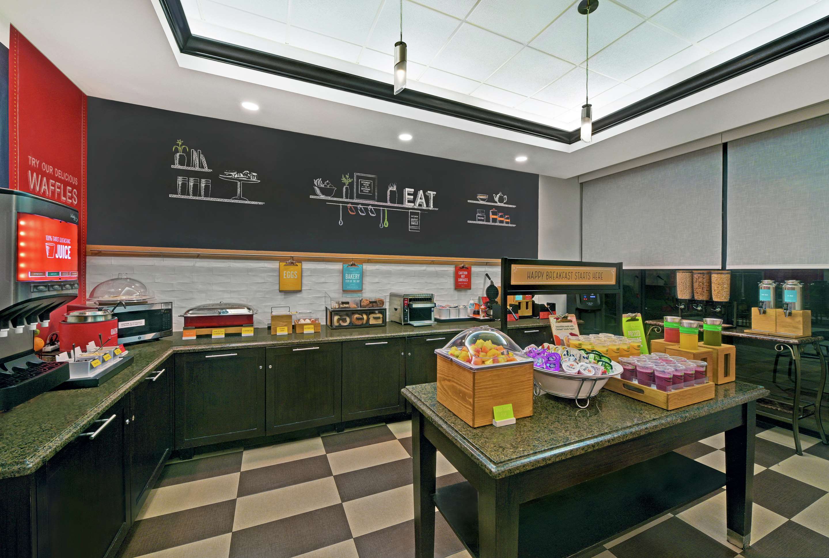 Breakfast Area | Hampton Inn & Suites Boynton Beach