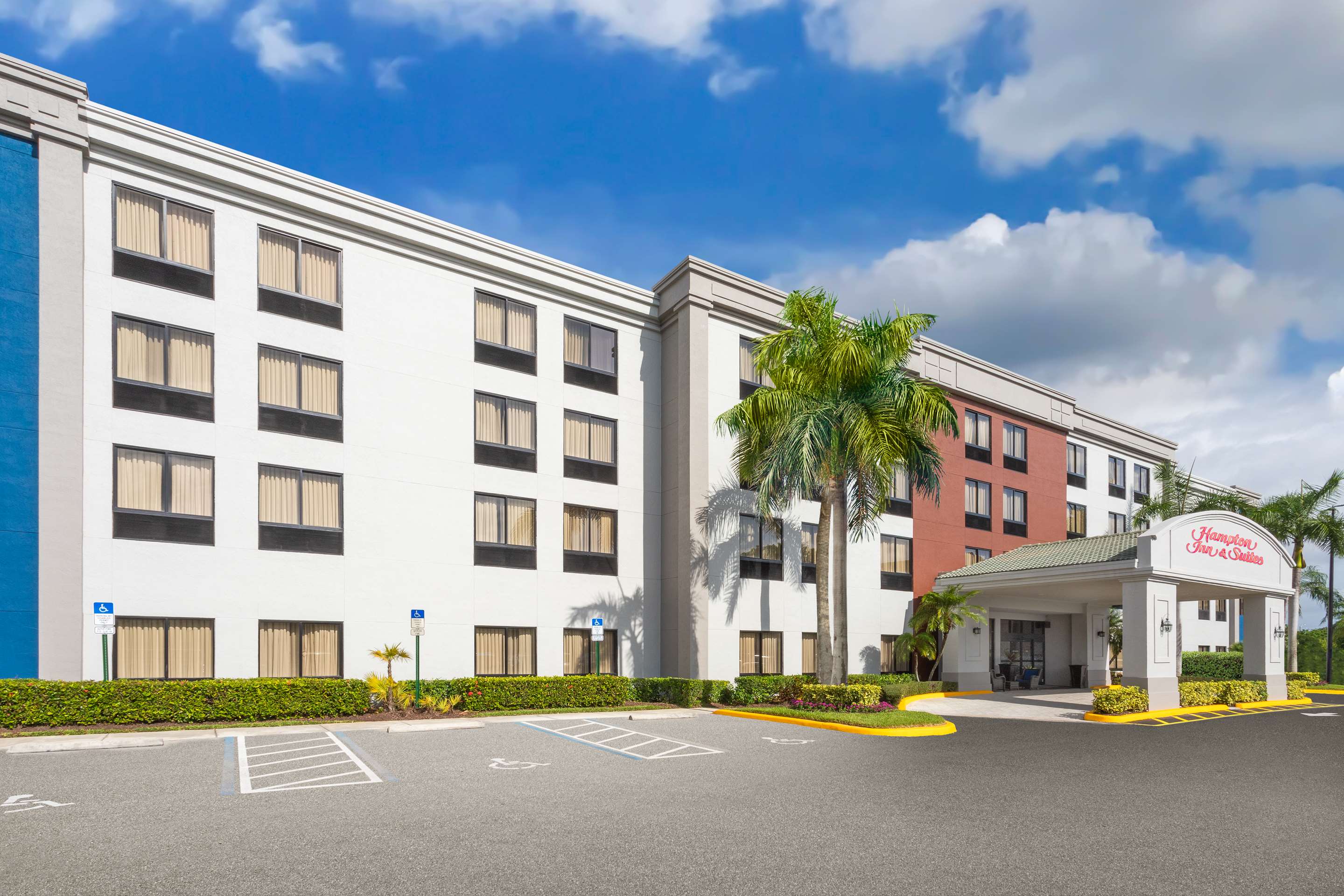 Exterior | Hampton Inn & Suites Boynton Beach
