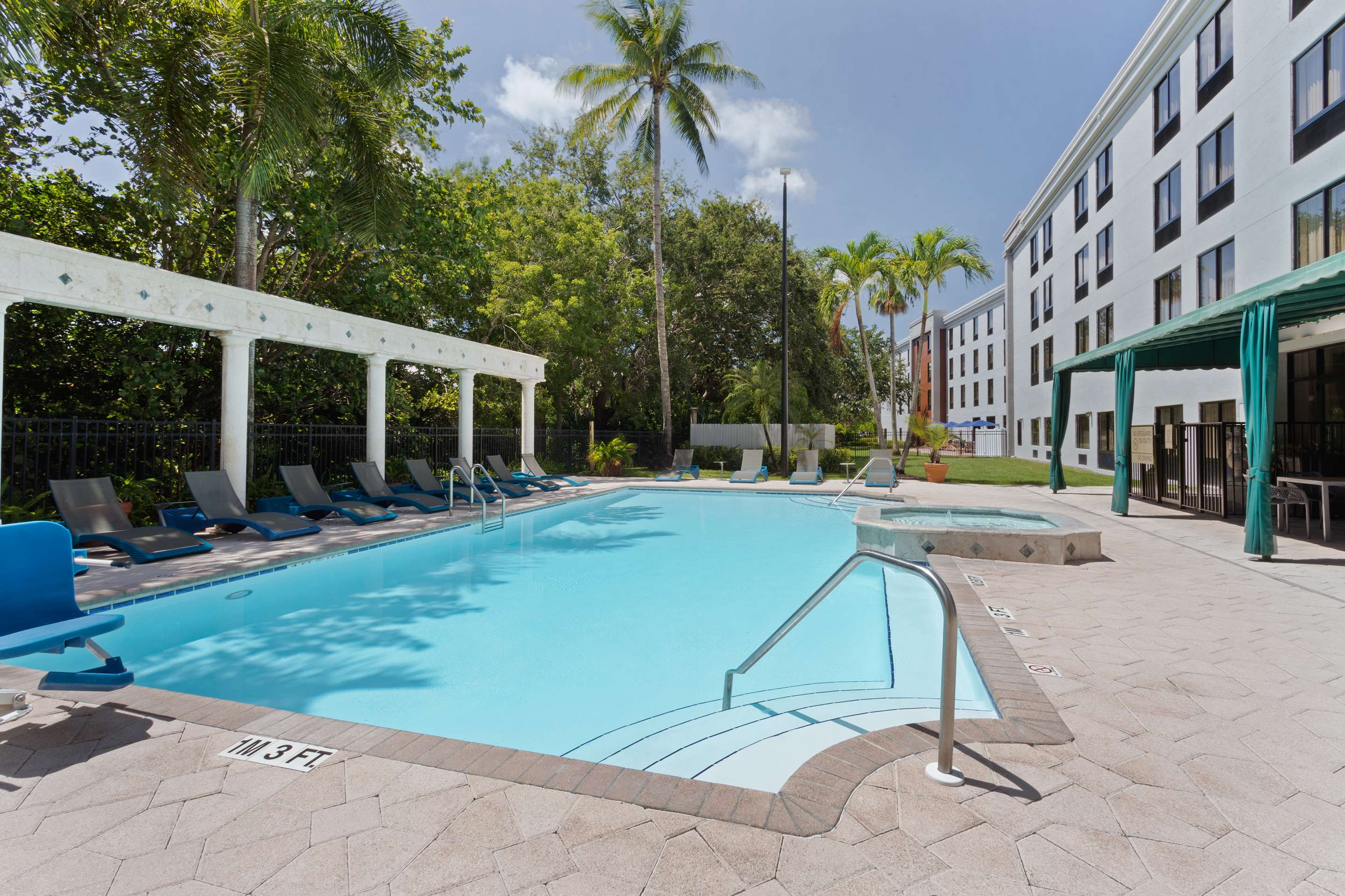Pool | Hampton Inn & Suites Boynton Beach