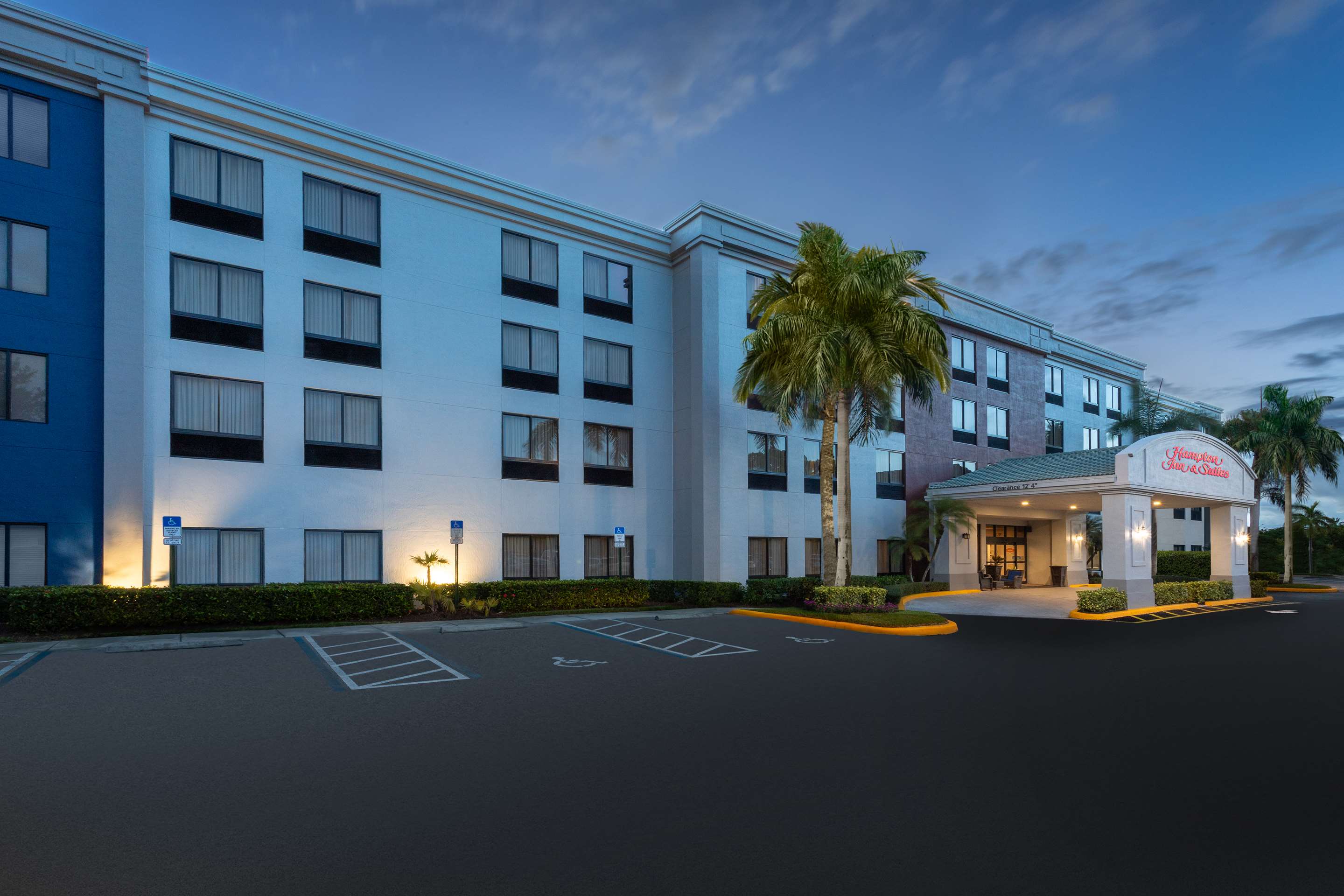 Exterior | Hampton Inn & Suites Boynton Beach