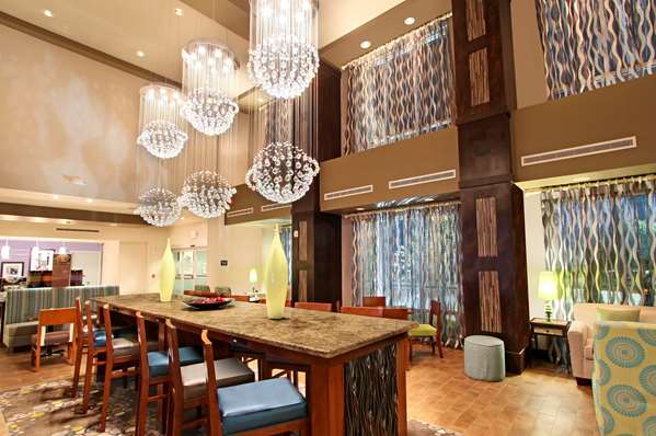  - Hampton Inn & Suites Winnie - I-10, Exit 829