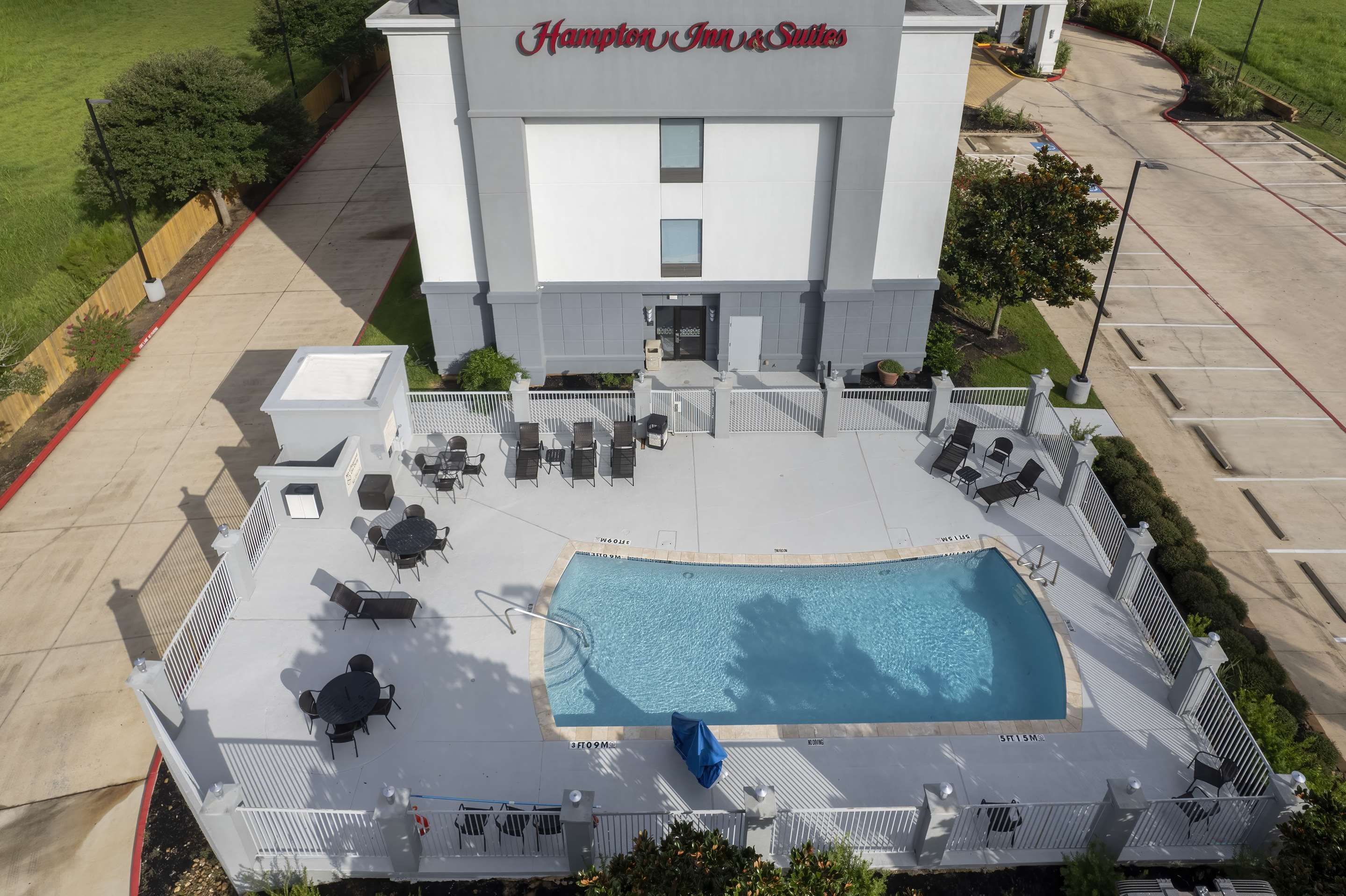 Pool | Hampton Inn & Suites Brenham
