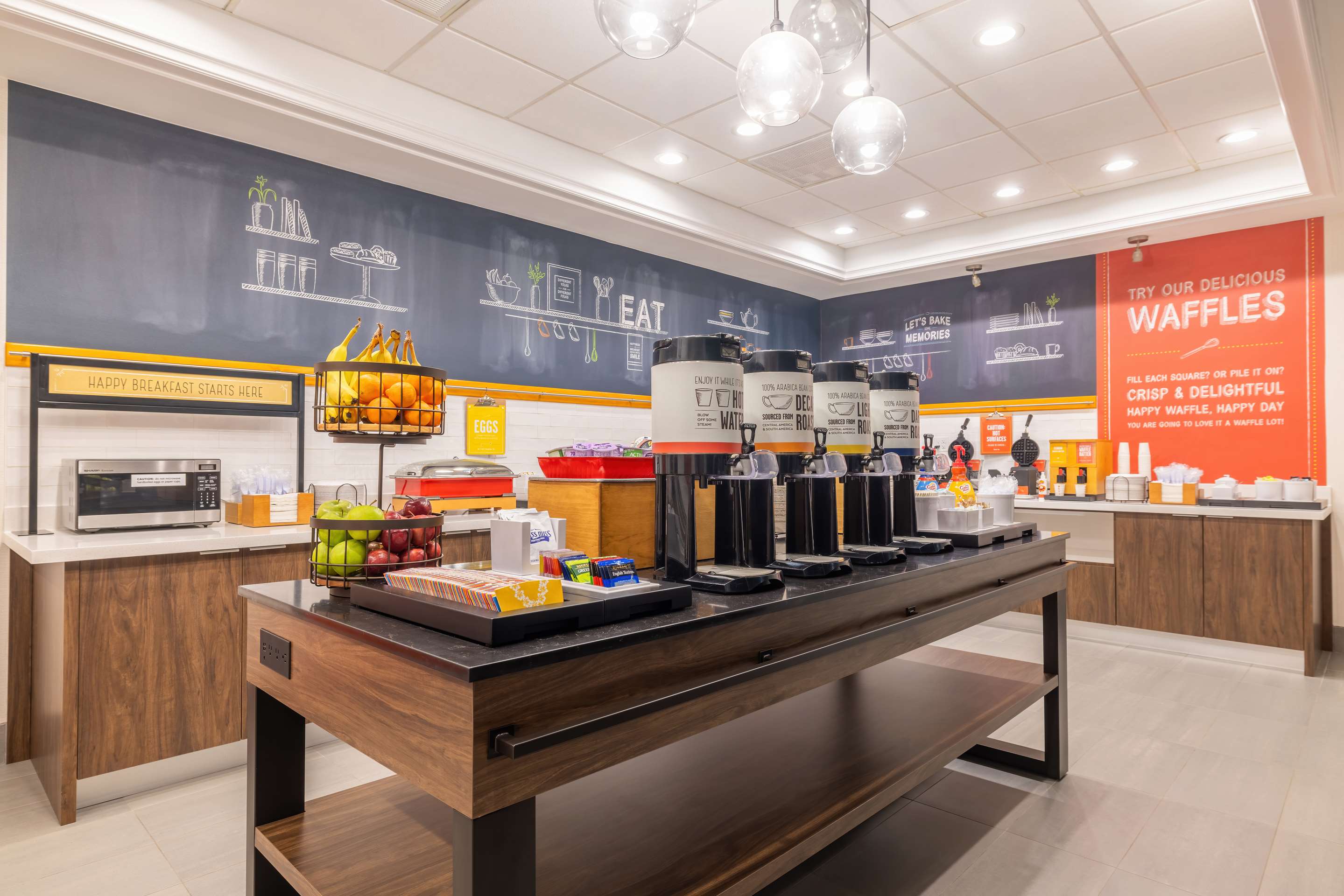 Breakfast Area | Hampton Inn & Suites Brenham