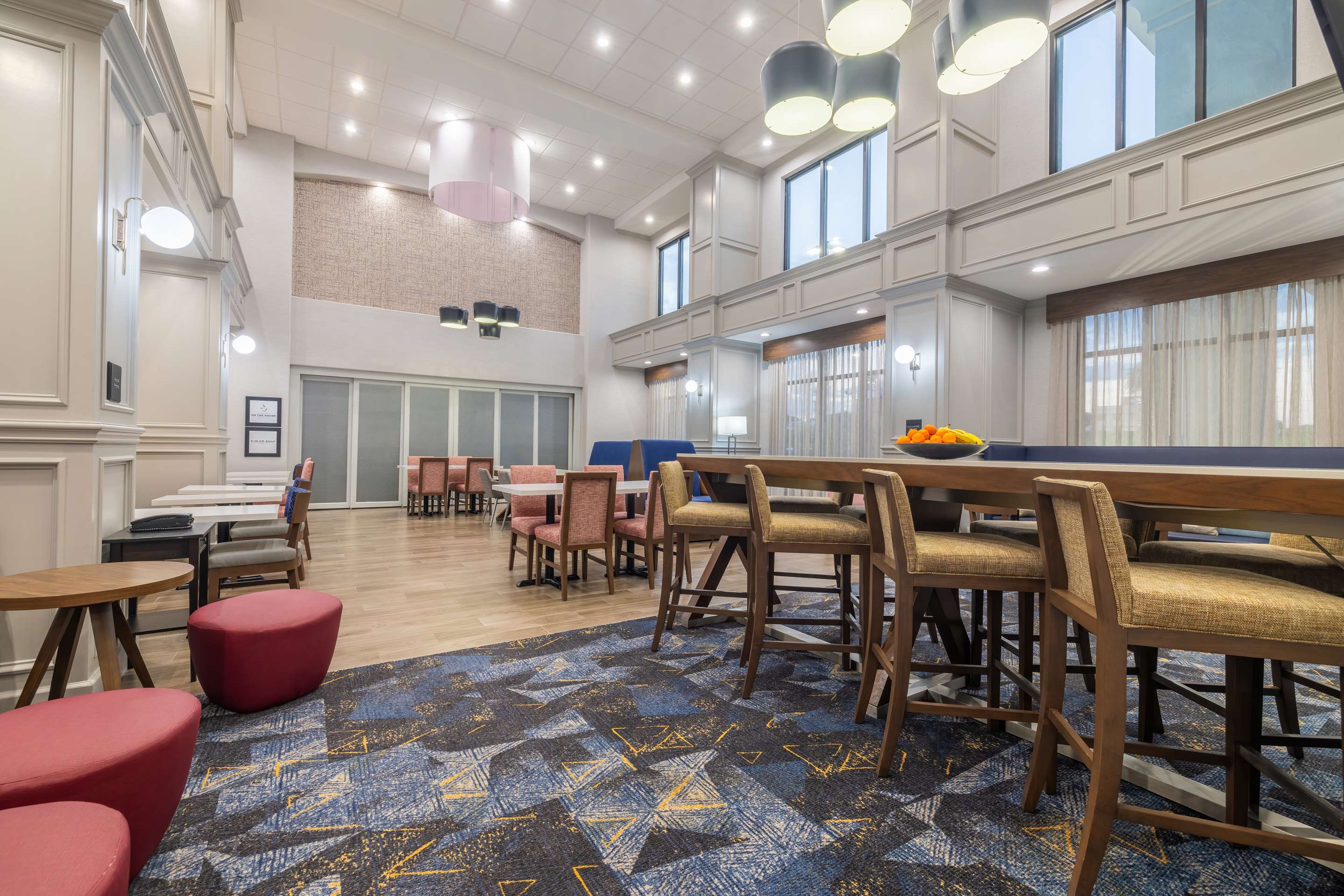 Breakfast Area | Hampton Inn & Suites Brenham
