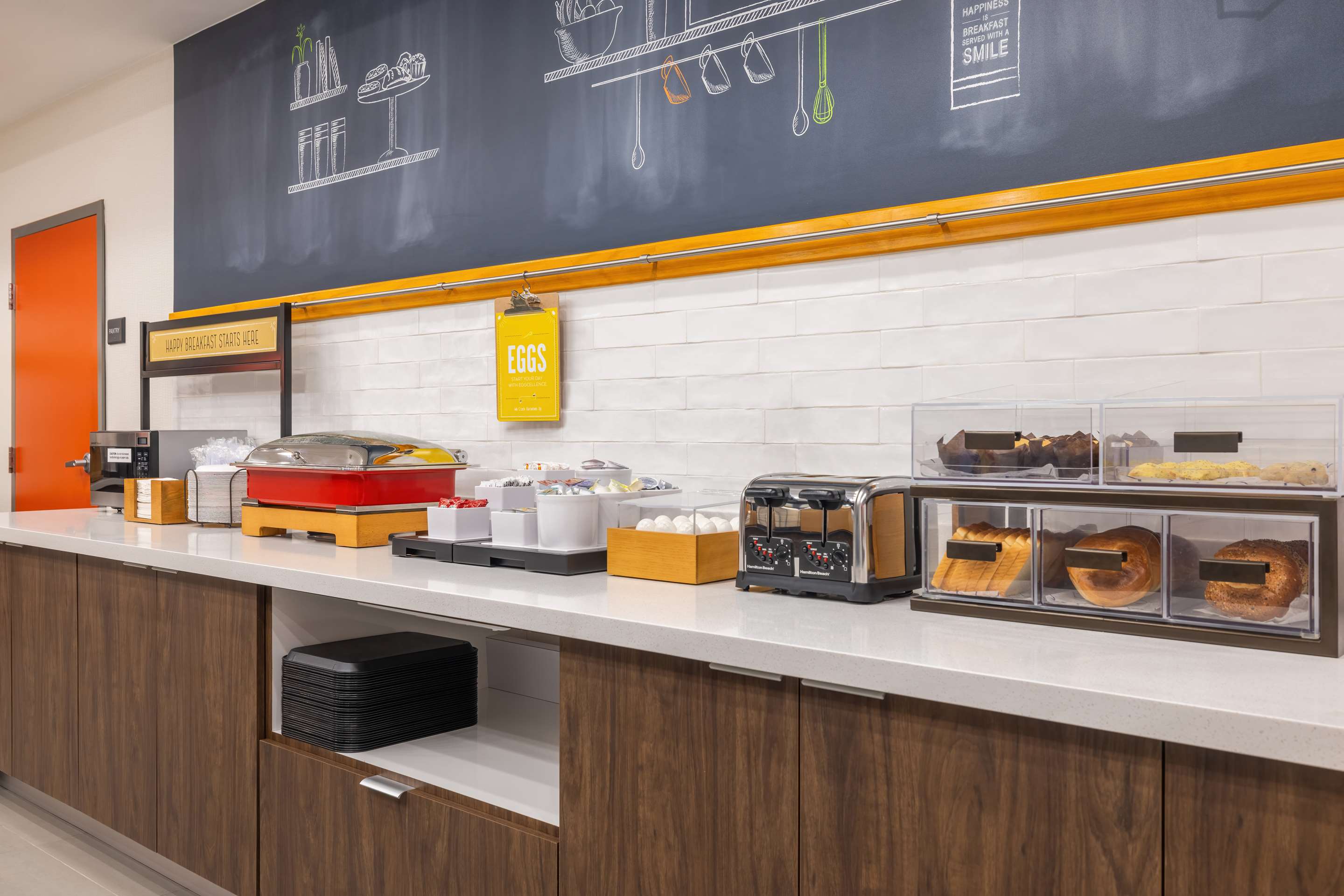 Breakfast Area | Hampton Inn & Suites Brenham