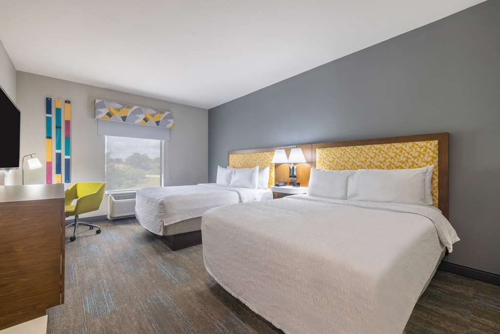 Hampton Inn &amp; Suites Brenham-guestroom-Guest Room,On-Site.jpg