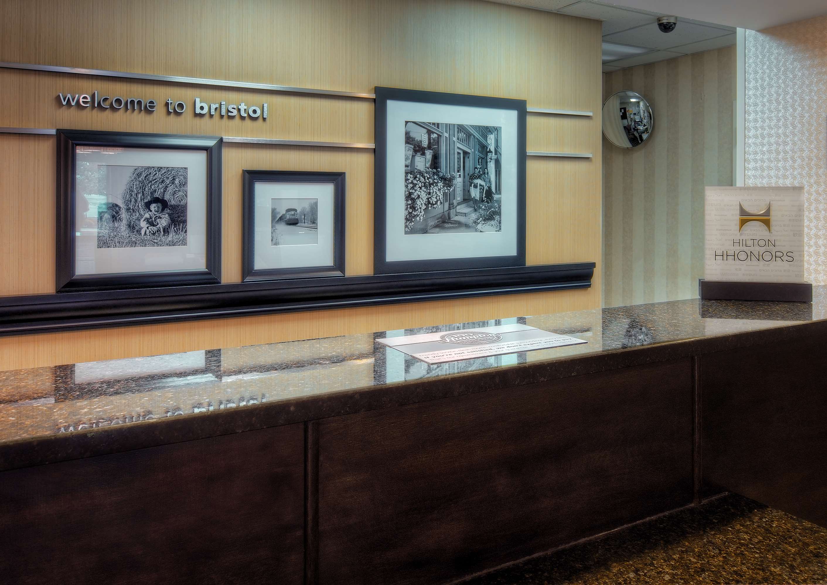 Reception | Hampton Inn Bristol