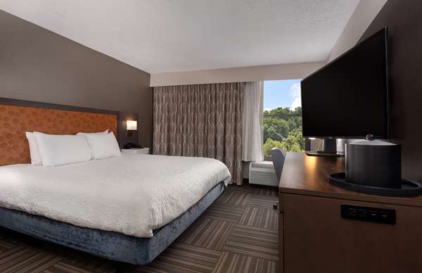  - Hampton Inn Bristol - I-81, Exit 74A