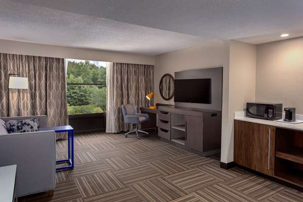  - Hampton Inn Bristol - I-81, Exit 74A