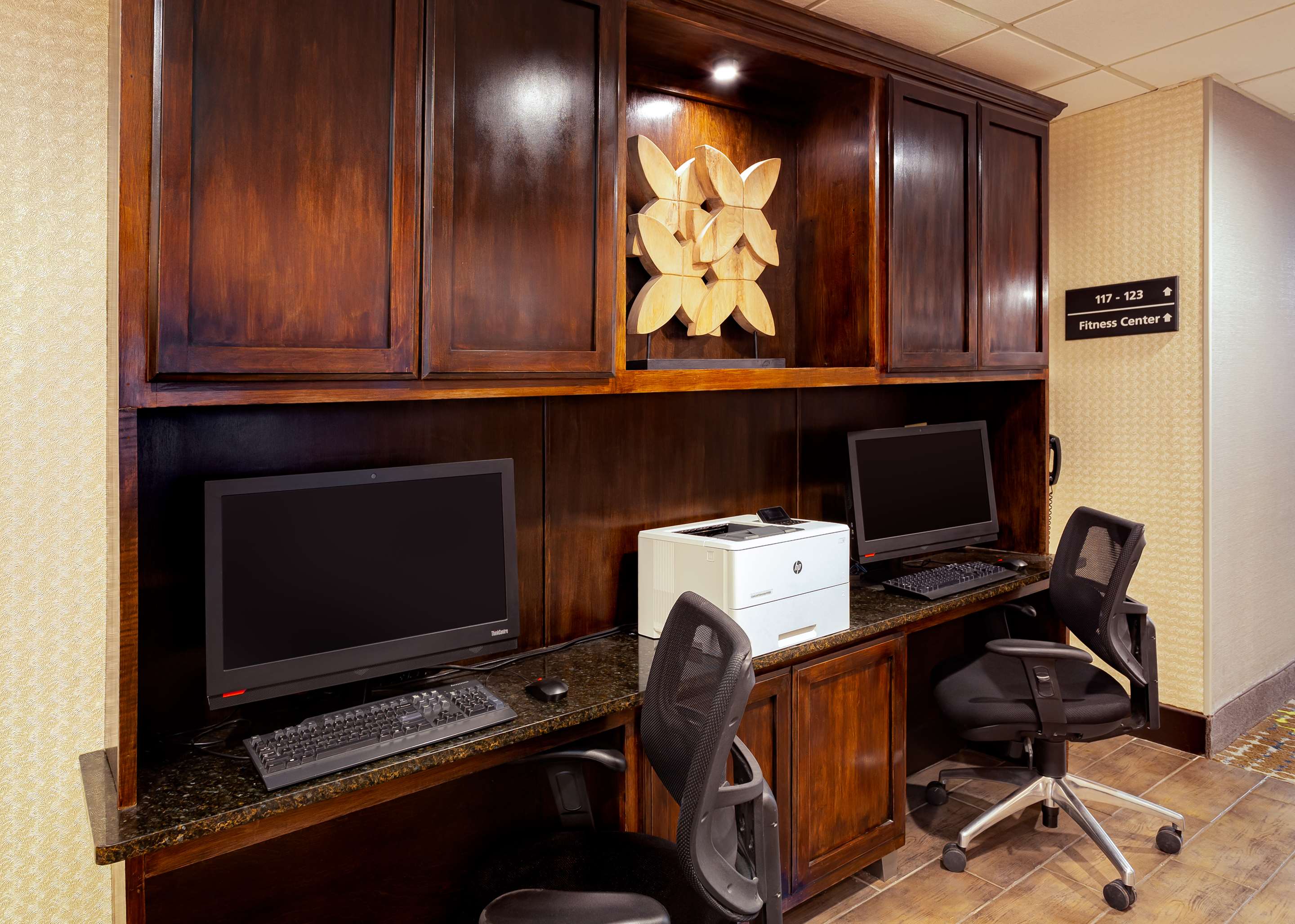 Business Center | Hampton Inn Bristol