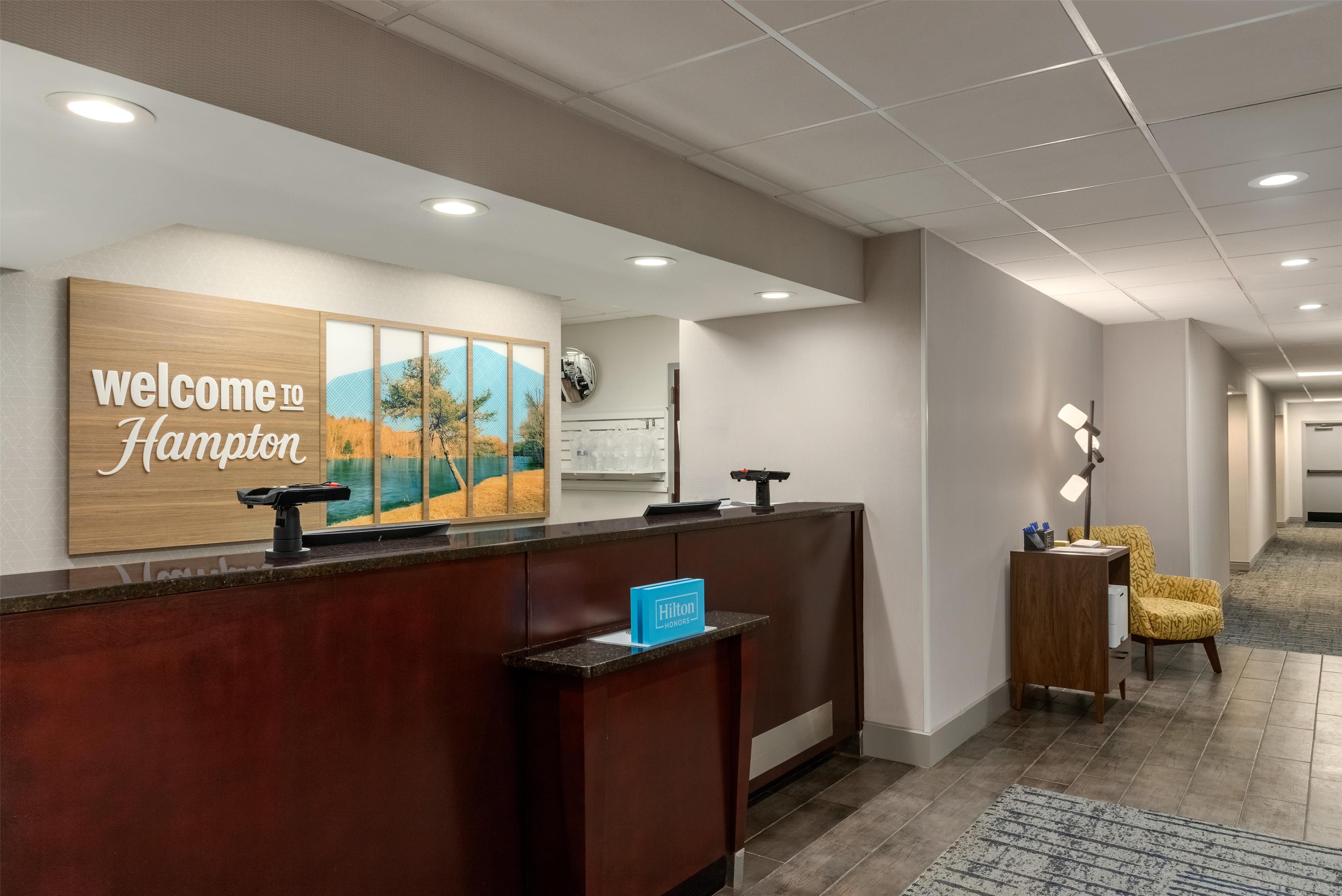 Reception | Hampton Inn Bristol