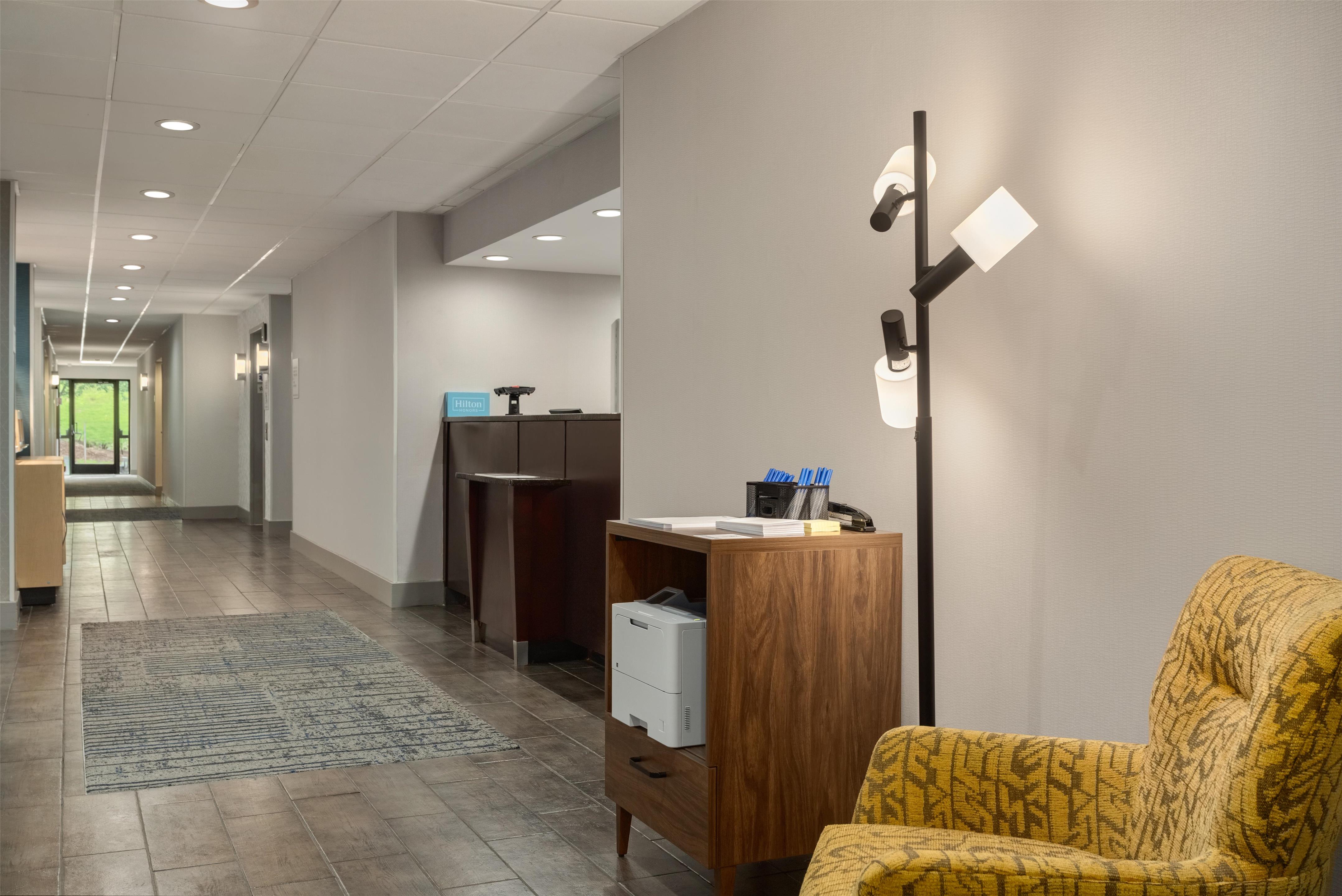 Business Center | Hampton Inn Bristol