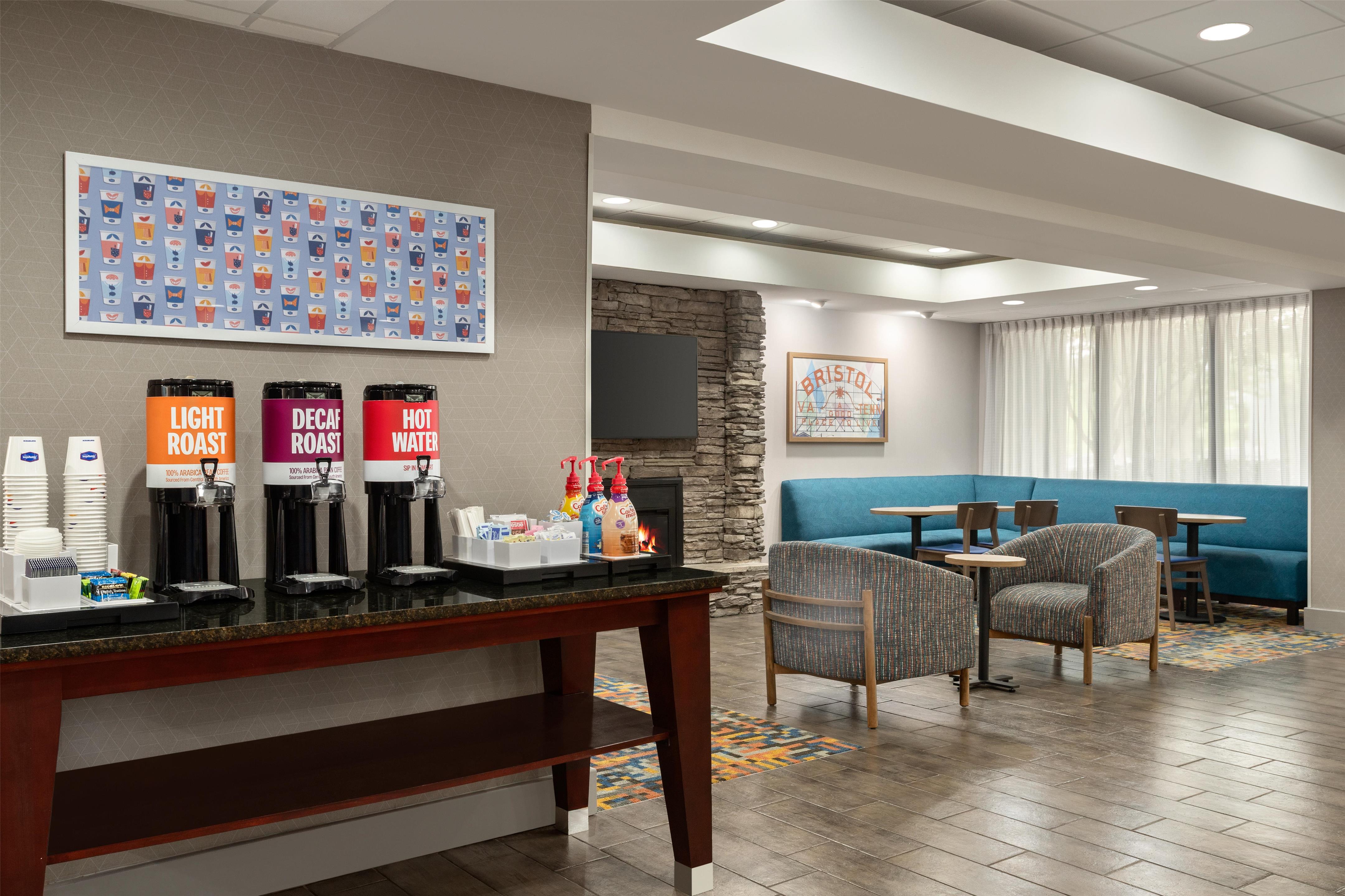 Lobby | Hampton Inn Bristol