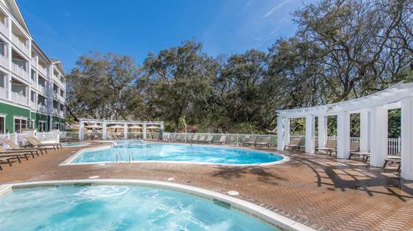 Pool - Hampton Inn & Suites Jekyll Island