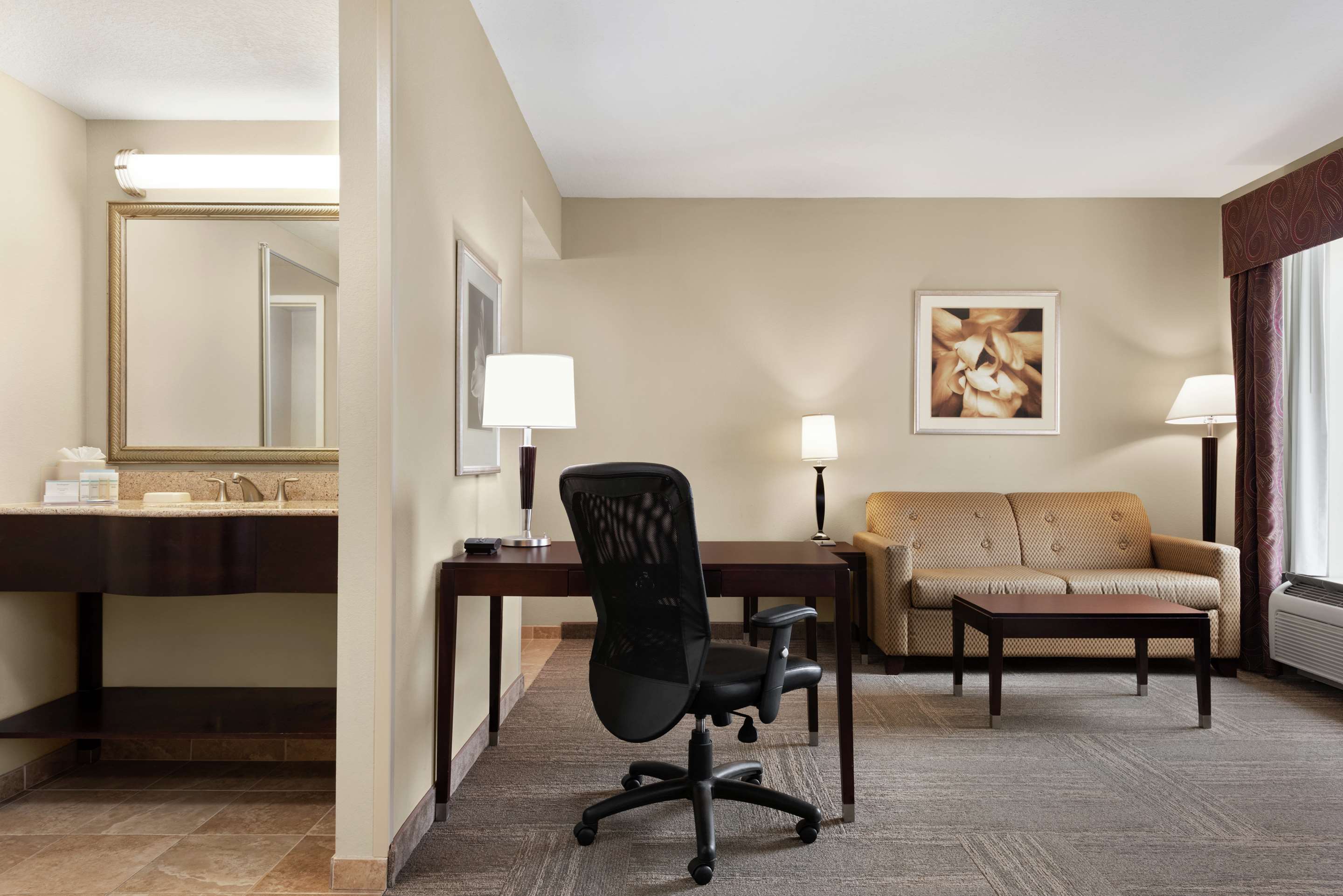 Guest room
