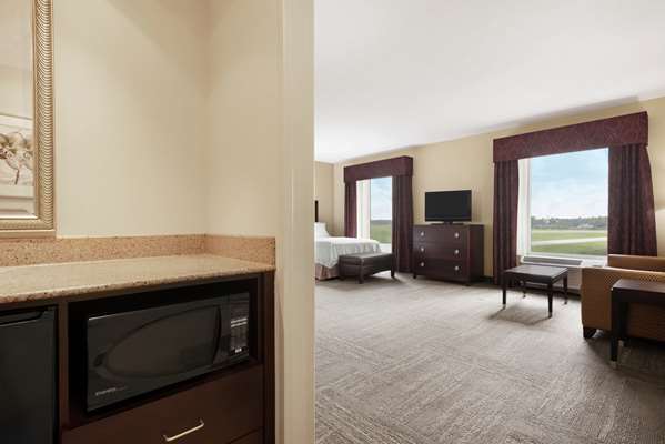  - Hampton Inn & Suites Airport Brunswick - I-95, Exit 38