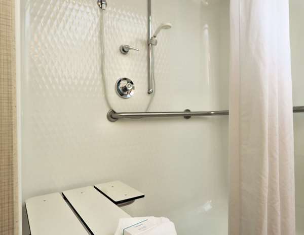  - Hampton Inn Batavia - I-90, Exit 48