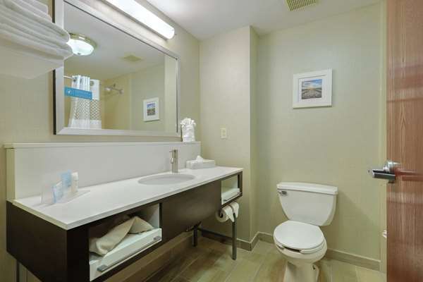  - Hampton Inn Batavia - I-90, Exit 48