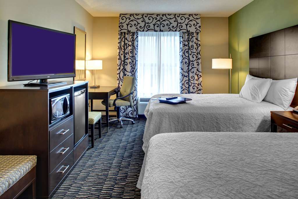 Hampton Inn & Suites Baton Rouge Downtown - Tap to explore photos