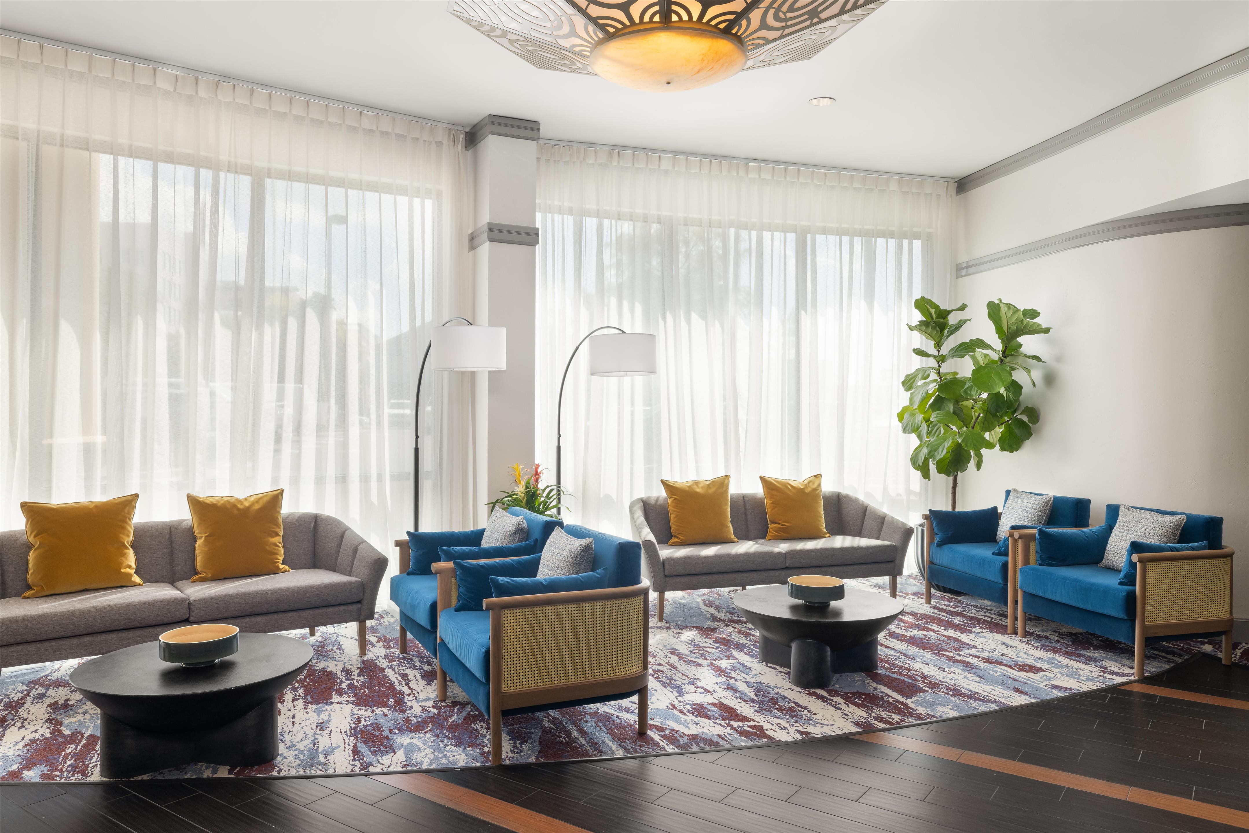 Lobby | Hampton Inn & Suites Baton Rouge Downtown