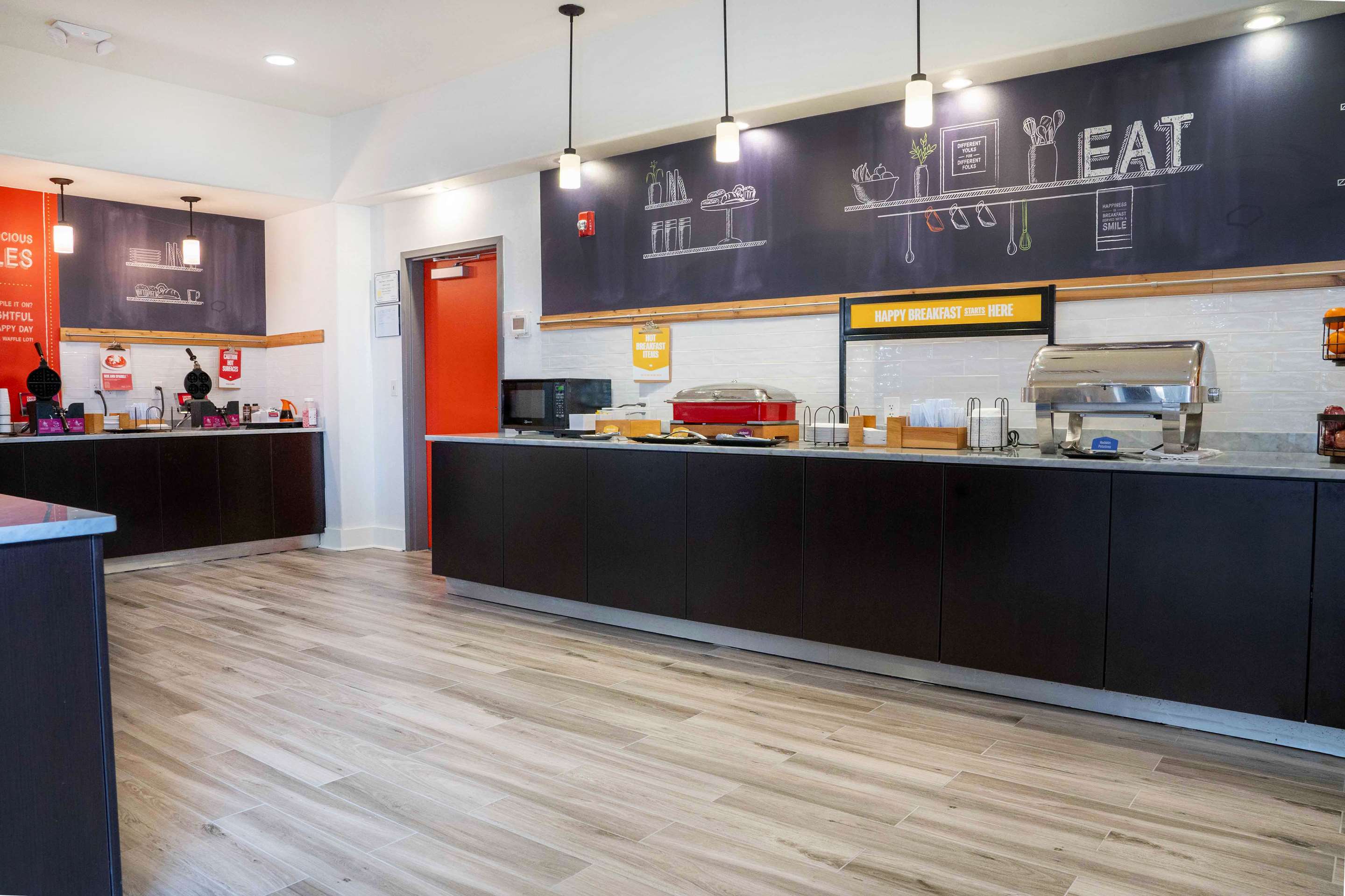 Breakfast Area | Hampton Inn Baton Rouge - Denham Springs