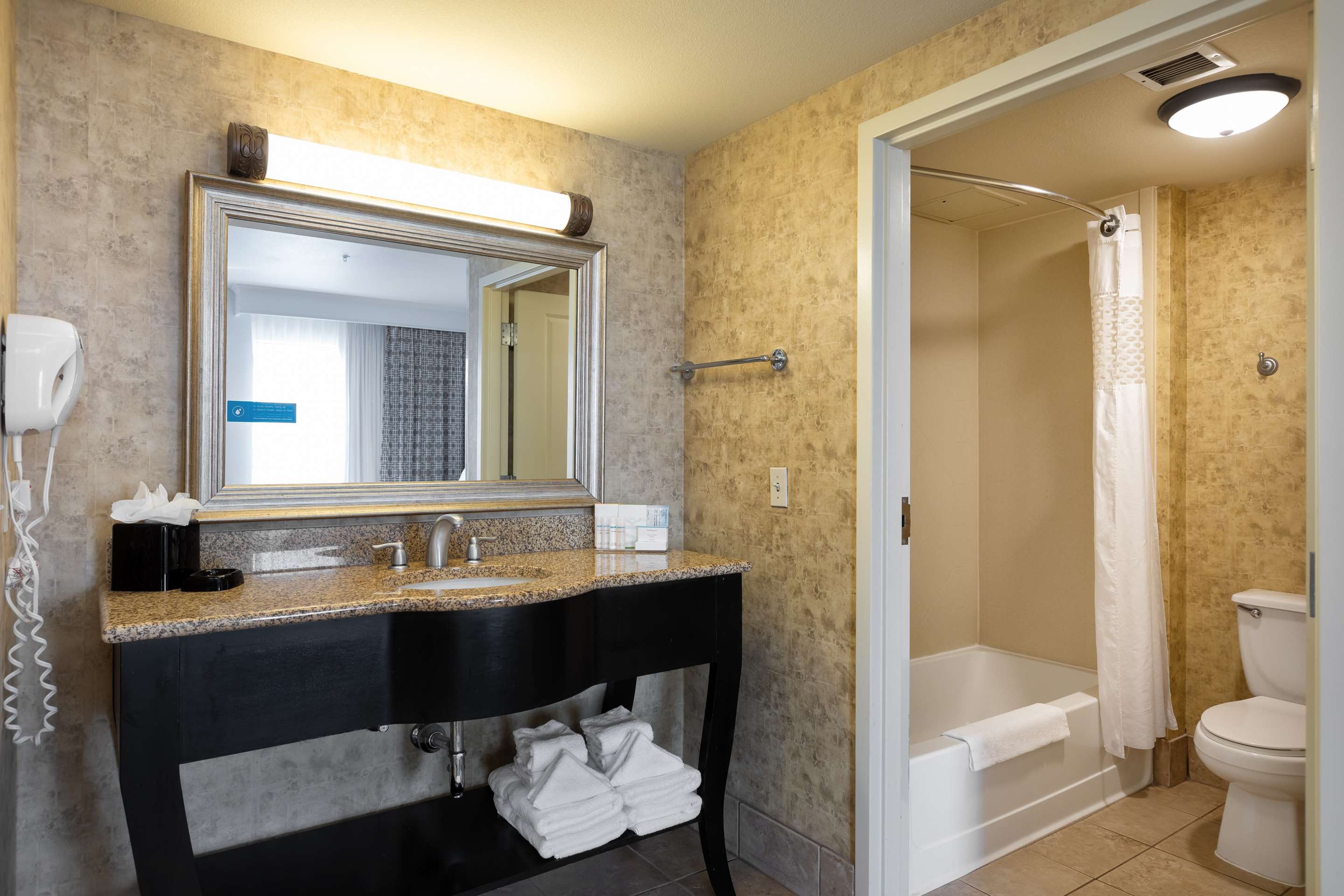 Guest room bath