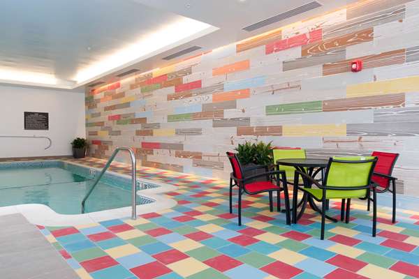 Pool - Hilton Garden Inn Downtown Burlington