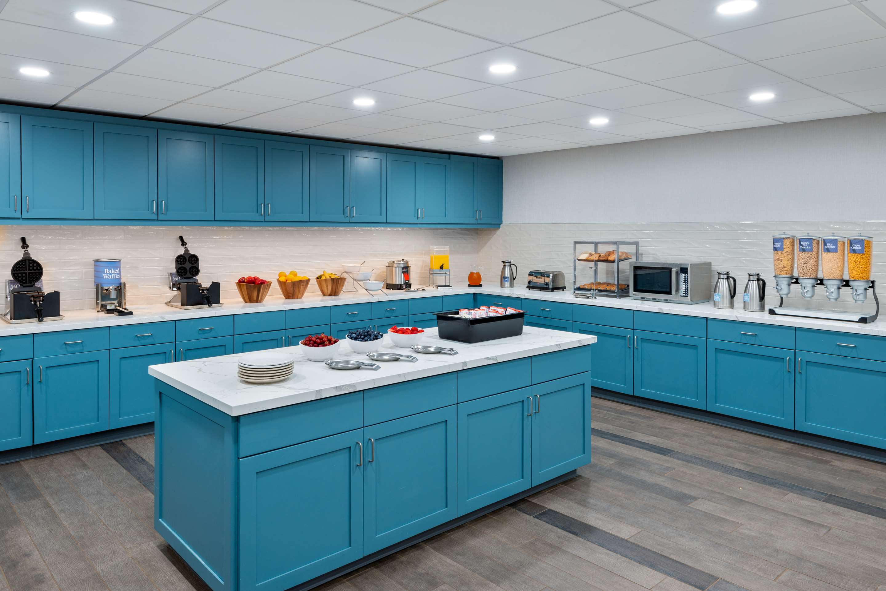 Breakfast Area | Homewood Suites by Hilton Buffalo Airport